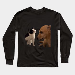 Cat and dog couple relationships memes viral video Long Sleeve T-Shirt